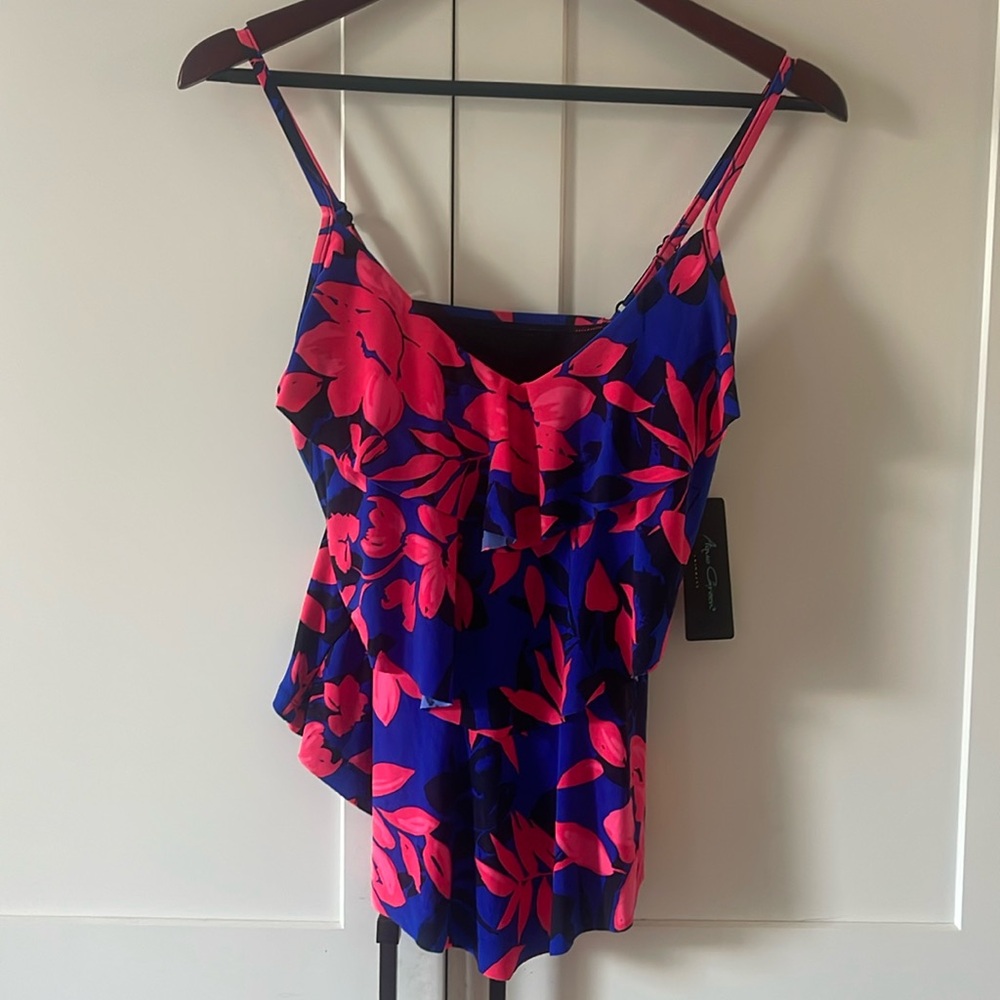 Size small aqua culture tankini top